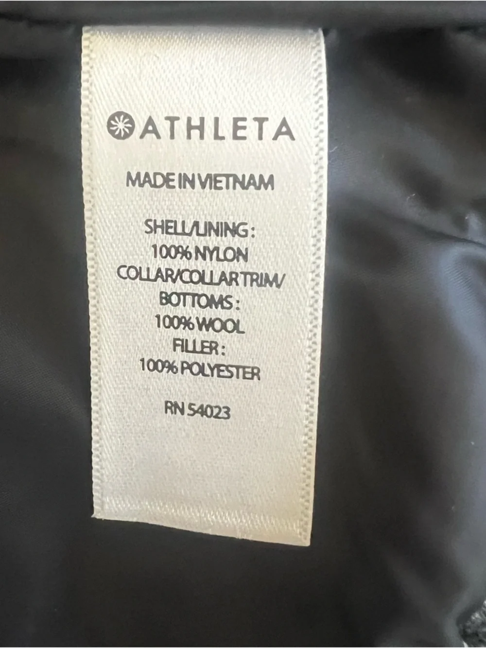 Athleta Cropped Puffer Vest - Picture 7 of 9